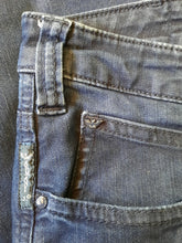 Charger l'image dans la galerie, Pantalon "Seconde" Maëlle - Jean denim brut. Poches strassées. Taille M, 38, 40. Armani Jeans. Made in China