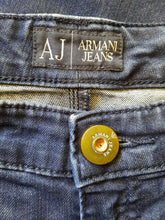 Charger l'image dans la galerie, Pantalon "Seconde" Maëlle - Jean denim brut. Poches strassées. Taille M, 38, 40. Armani Jeans. Made in China