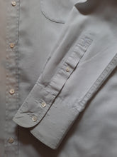 Charger l'image dans la galerie, Chemise vintage Mathieu - Logo brodé sur la manche. Taille M, 38, 40. Yves Saint Laurent.