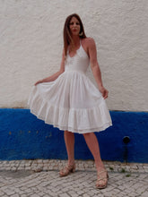 Charger l'image dans la galerie, Robe vintage Alva - Dos nu, volants et broderies. Taille S, 36, 38. Mandarine. Made in France.