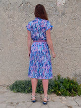 Charger l'image dans la galerie, Robe vintage Valérie - Décolleté et manches volantés. Imprimé abstrait. Taille S, 36, 38.