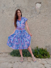 Charger l'image dans la galerie, Robe vintage Valérie - Décolleté et manches volantés. Imprimé abstrait. Taille S, 36, 38.