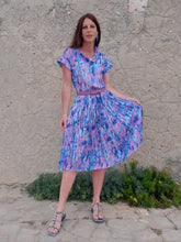 Charger l'image dans la galerie, Robe vintage Valérie - Décolleté et manches volantés. Imprimé abstrait. Taille S, 36, 38.