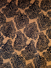 Charger l'image dans la galerie, Robe vintage Aglaë - Col Lavallière. Imprimé feuillage marron et noir. Taille M, 38, 40. Made in France