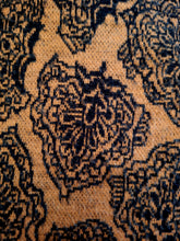 Charger l'image dans la galerie, Robe vintage Aglaë - Col Lavallière. Imprimé feuillage marron et noir. Taille M, 38, 40. Made in France