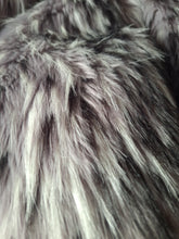 Charger l'image dans la galerie, Manteau "Seconde" Lucie - Fausse fourrure grise et noire. Taille XL, 42, 44. Manoukian. Made in China