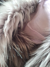 Charger l'image dans la galerie, Manteau "Seconde" Lucie - Fausse fourrure grise et noire. Taille XL, 42, 44. Manoukian. Made in China