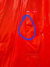 Charger l'image dans la galerie, Imperméable vintage Angèle - En PVC saumon. Taille S, 36, 38. Miss Helen. Made in Hong Kong