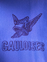 Charger l'image dans la galerie, Bonnet vintage Falbala - Cigarettes Gauloises. Bleu. Taille unique.