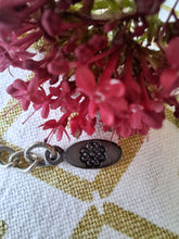 Charger l'image dans la galerie, Collier ancien Adélia - Rangées florales argentées et Zirconium.