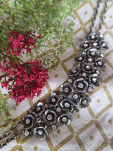 Charger l'image dans la galerie, Collier ancien Adélia - Rangées florales argentées et Zirconium.