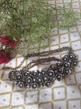 Charger l'image dans la galerie, Collier ancien Adélia - Rangées florales argentées et Zirconium.