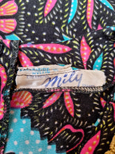 Charger l'image dans la galerie, Robe vintage Delphine- Fleurie à manches volantées. Col Tunisien. Taille M, 38, 40. Créations Mily. Made in France