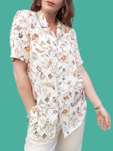 Charger l'image dans la galerie, Chemisier vintage Anne - Motifs floraux irisés. Taille M, 38, 40. Canda.