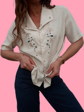 Charger l'image dans la galerie, Chemisier vintage Agnès - Broderies florales beiges. Taille M, 38, 40. Canda