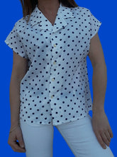 Charger l'image dans la galerie, Chemisier vintage Jessica - A pois bleu marine et blanc. Taille M, 38, 40. Françoise de France.