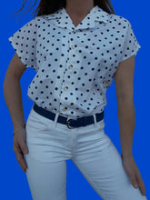 Charger l'image dans la galerie, Chemisier vintage Jessica - A pois bleu marine et blanc. Taille M, 38, 40. Françoise de France.