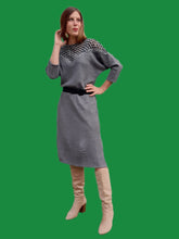 Charger l'image dans la galerie, Robe vintage Mila - Grise chinée noire, ajourée au col. Taille M, 38, 40. Made in France