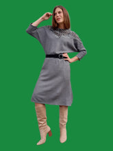 Charger l'image dans la galerie, Robe vintage Mila - Grise chinée noire, ajourée au col. Taille M, 38, 40. Made in France