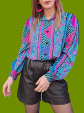 Charger l'image dans la galerie, Chemisier vintage Ombeline - Imprimé géométrique coloré et irisé. Taille M, 38, 40. Fink Modell.