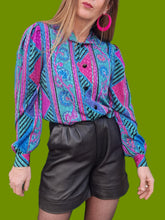 Charger l'image dans la galerie, Chemisier vintage Ombeline - Imprimé géométrique coloré et irisé. Taille M, 38, 40. Fink Modell.