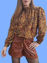 Charger l'image dans la galerie, Chemisier vintage Tina - Plumage moutarde et marron. Taille L, 40, 42. Made in France.