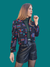 Charger l'image dans la galerie, Boléro vintage Julia - Matelassée. Imprimé graphique. Taille M, 38, 40. Caroline Rohmer. Made in France