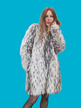 Charger l'image dans la galerie, Manteau "Seconde" Lucie - Fausse fourrure grise et noire. Taille XL, 42, 44. Manoukian. Made in China