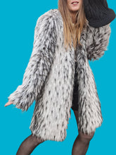 Charger l'image dans la galerie, Manteau "Seconde" Lucie - Fausse fourrure grise et noire. Taille XL, 42, 44. Manoukian. Made in China