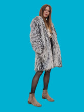 Charger l'image dans la galerie, Manteau "Seconde" Lucie - Fausse fourrure grise et noire. Taille XL, 42, 44. Manoukian. Made in China