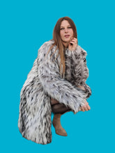 Charger l'image dans la galerie, Manteau "Seconde" Lucie - Fausse fourrure grise et noire. Taille XL, 42, 44. Manoukian. Made in China
