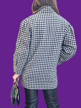 Charger l'image dans la galerie, Veste "Seconde" Lola - Pied de poule noir, blanc et violet en laine. Taille M, 38, 40. C&A. Made in England.