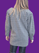 Charger l'image dans la galerie, Veste "Seconde" Lola - Pied de poule noir, blanc et violet en laine. Taille M, 38, 40. C&A. Made in England.