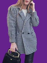 Charger l'image dans la galerie, Veste "Seconde" Lola - Pied de poule noir, blanc et violet en laine. Taille M, 38, 40. C&A. Made in England.