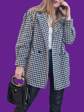 Charger l'image dans la galerie, Veste "Seconde" Lola - Pied de poule noir, blanc et violet en laine. Taille M, 38, 40. C&A. Made in England.