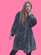 Charger l'image dans la galerie, Manteau vintage Najeth - Imprimé animalier gris et noir. Fourrure synthétique. Taille L, 40, 42. Margot JJ Deray. Made in France
