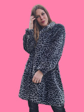 Charger l'image dans la galerie, Manteau vintage Najeth - Imprimé animalier gris et noir. Fourrure synthétique. Taille L, 40, 42. Margot JJ Deray. Made in France
