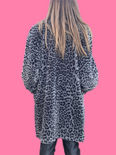 Charger l'image dans la galerie, Manteau vintage Najeth - Imprimé animalier gris et noir. Fourrure synthétique. Taille L, 40, 42. Margot JJ Deray. Made in France