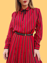Charger l'image dans la galerie, Robe vintage Denise - Plissée à rayures rouges. Taille S, 36, 38. Gérard Pasquier. Made in France