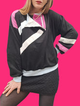 Charger l'image dans la galerie, Sweat vintage Emmy - Col asymétrique et bandes contrastantes. Taille M, 38, 40. Trévois. Made in France