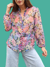 Charger l'image dans la galerie, Chemisier vintage Victoria - Fleuri transparent. Taille M, 38, 40. Cousue main.