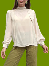 Charger l'image dans la galerie, Blouse vintage Margot - Nude, plis et fronces. Taille L, 40, 42.