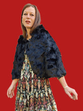 Charger l'image dans la galerie, Cape vintage Göndul - Fourrure animale noire. Viking, guerrière Walkyrie. Taille unique