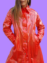 Charger l'image dans la galerie, Imperméable vintage Angèle - En PVC saumon. Taille S, 36, 38. Miss Helen. Made in Hong Kong
