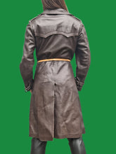Charger l'image dans la galerie, Trench-Coat vintage Philippa - Cuir marron à fermeture croisée M, 38, 40.