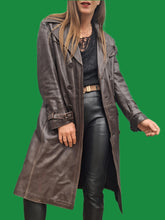 Charger l'image dans la galerie, Trench-Coat vintage Philippa - Cuir marron à fermeture croisée M, 38, 40.
