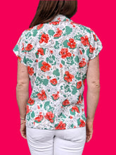 Charger l'image dans la galerie, Chemisier vintage Ombline - Fleuri à fermeture croisée. Taille M, 38, 40. Brigitte Saget. Made in France