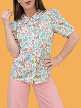 Charger l'image dans la galerie, Chemisier vintage Edwige - Fleurs pastels sur fond blanc. Taille S, 36, 38. Devernois.
