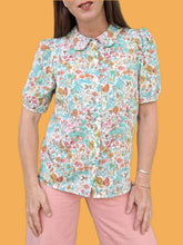 Charger l'image dans la galerie, Chemisier vintage Edwige - Fleurs pastels sur fond blanc. Taille S, 36, 38. Devernois.
