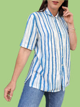 Charger l'image dans la galerie, Chemisier vintage Ingrid - Rayures blanches et bleues. Taille L, 40, 42. PierBé. Made in France.